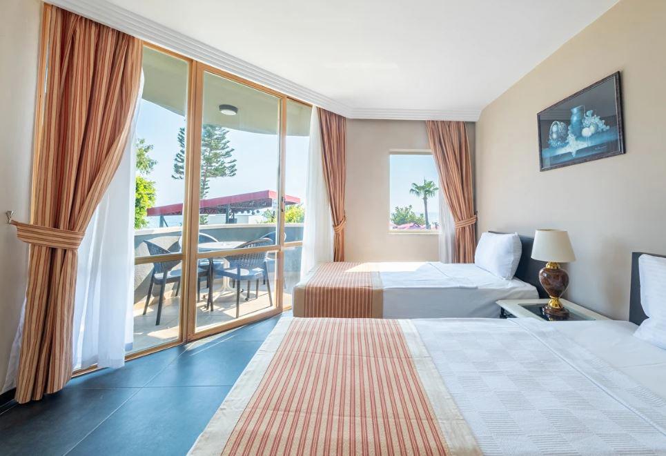 Senza Sunset Beach Otel