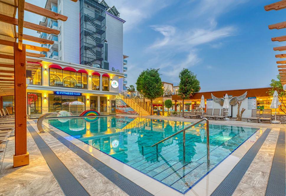 Club Big Blue Suite Hotel