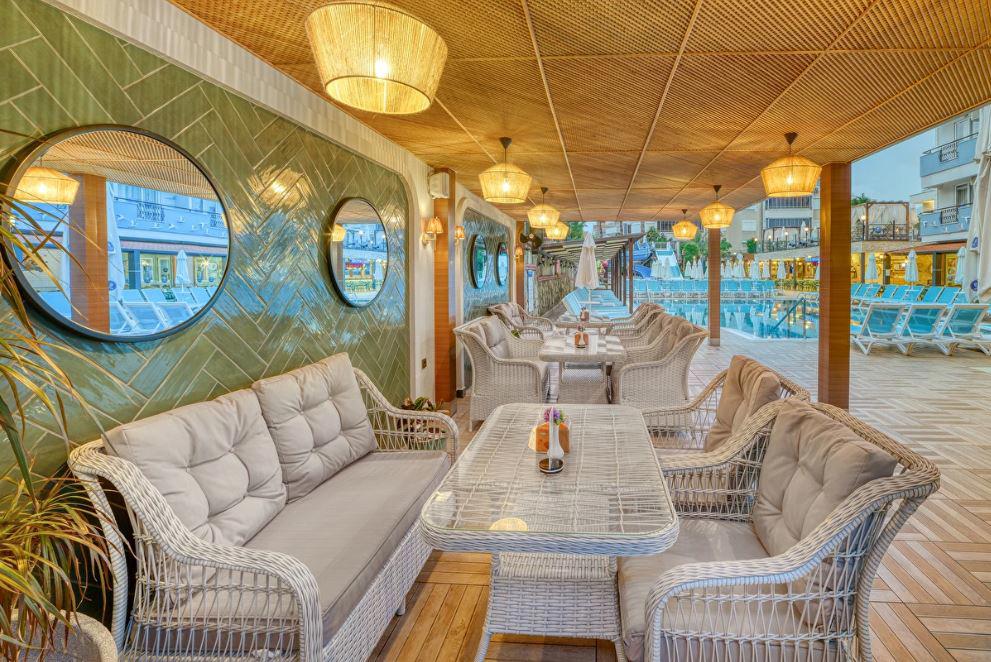 Club Big Blue Suite Hotel