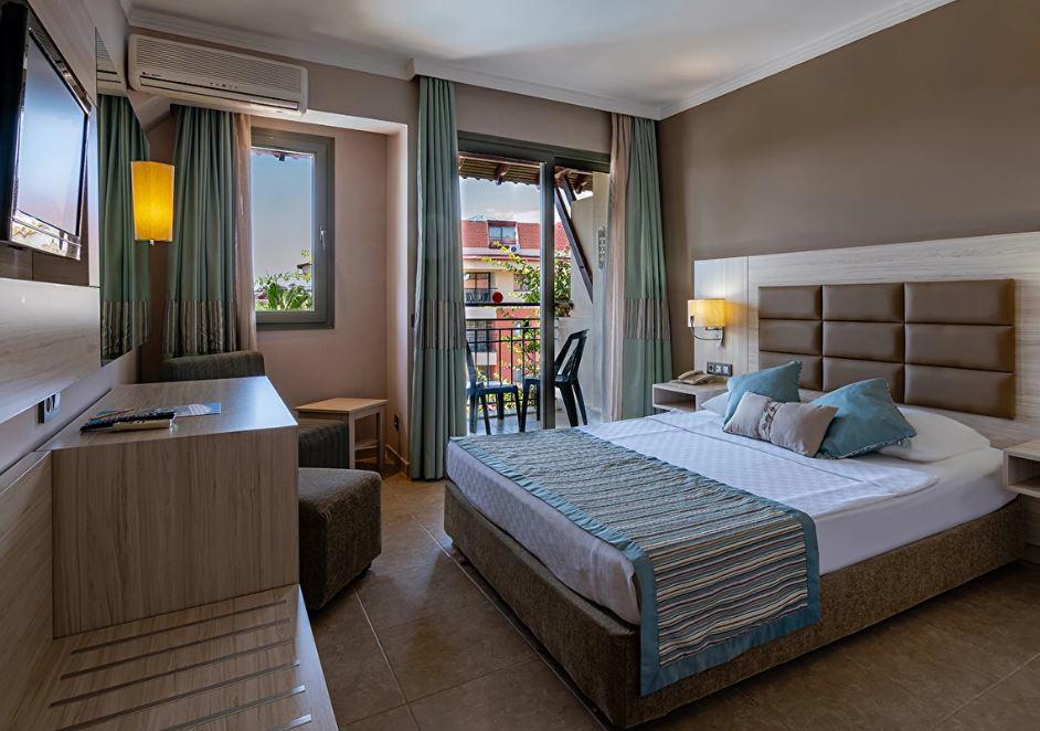 Palmeras Beach Hotel