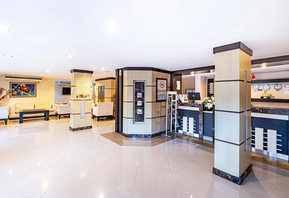 Viking Nona Beach Hotel