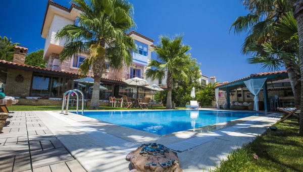 Tash Mekan Alaçatı Boutique Hotel