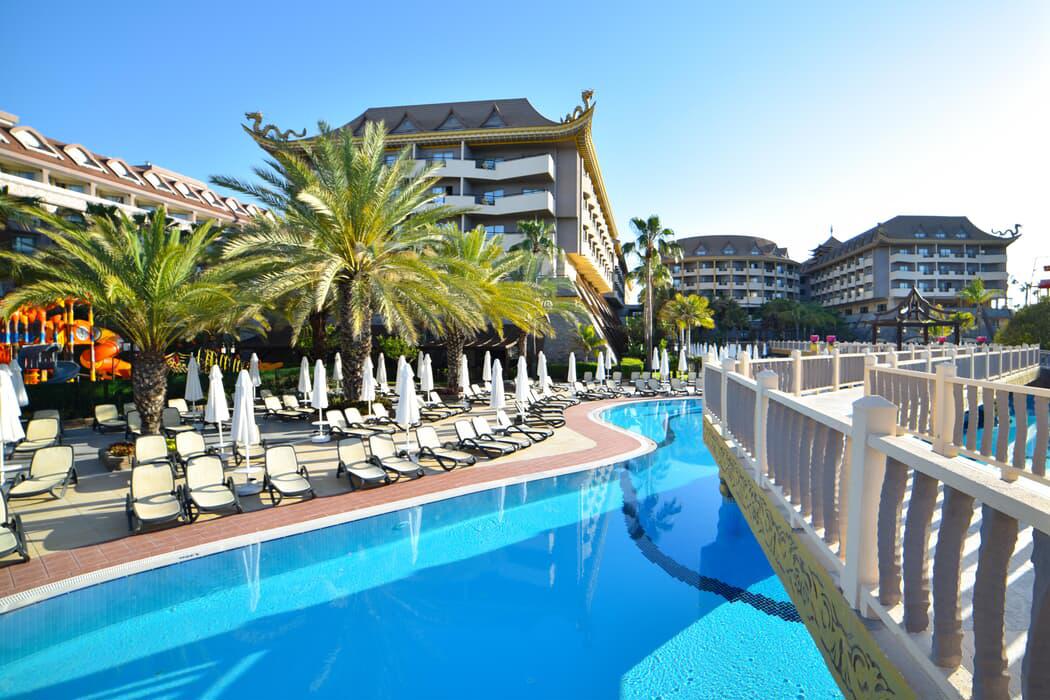 Royal Dragon Hotel