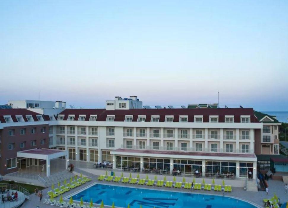 White Lilyum Hotel