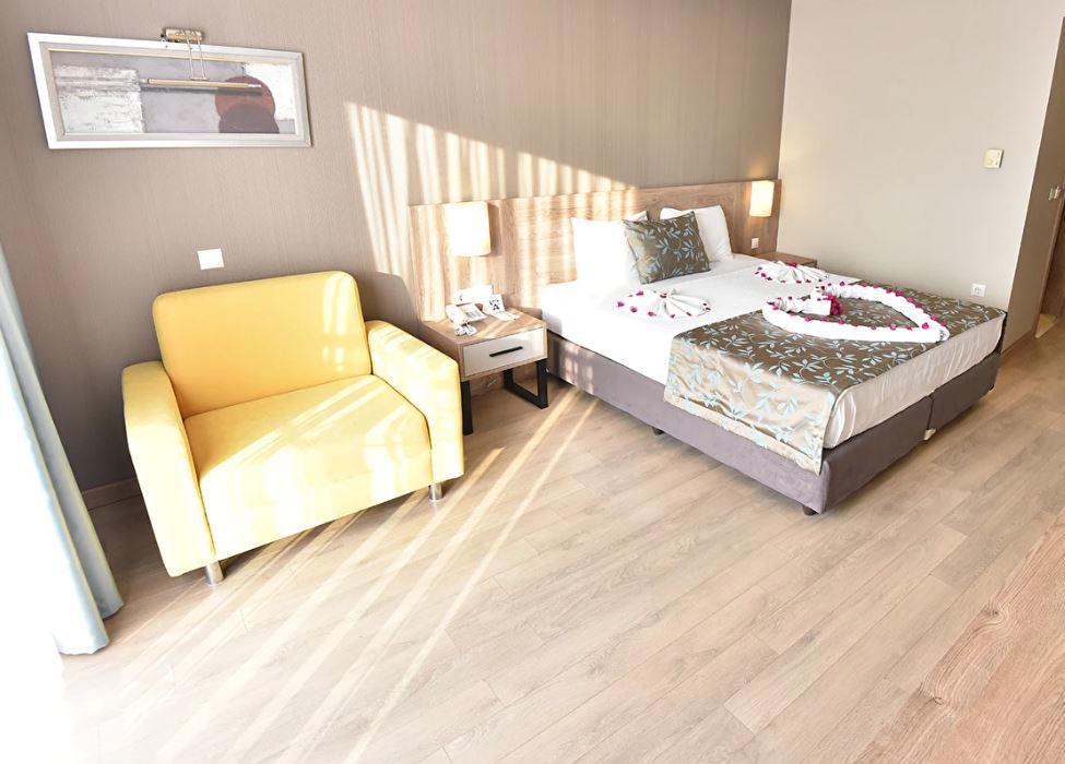 Lucida Beach Hotel