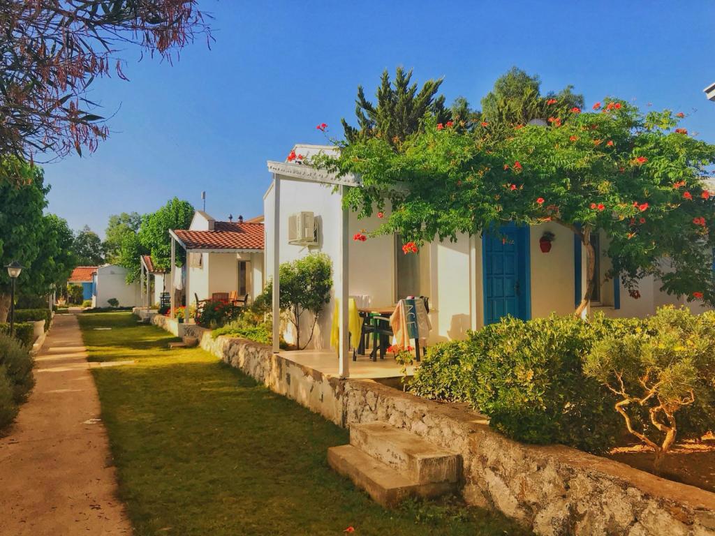 Teos Ormancı Tatil Köyü