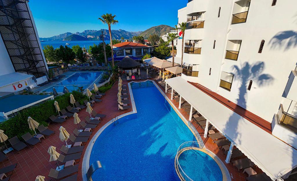 Hawaii Hotel By Yunus