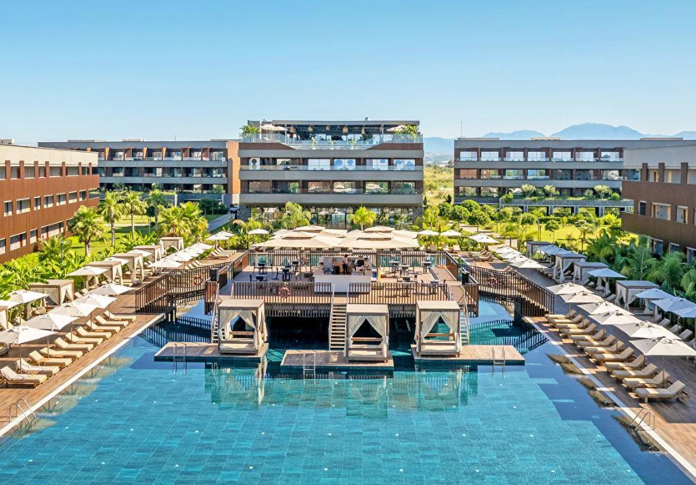 Jacaranda Luxury Hotel