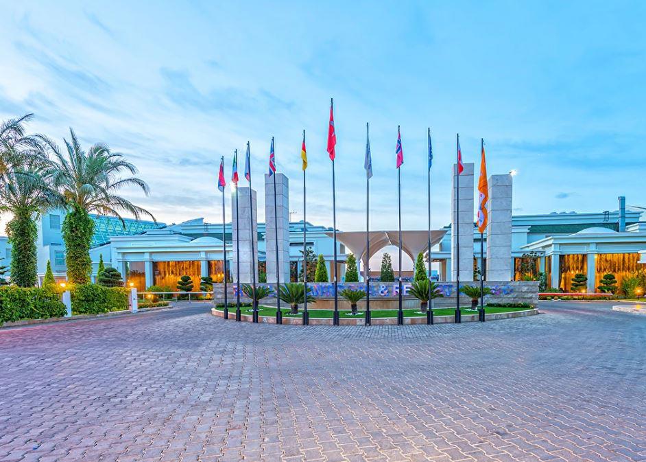 Royal Atlantis Spa & Resort