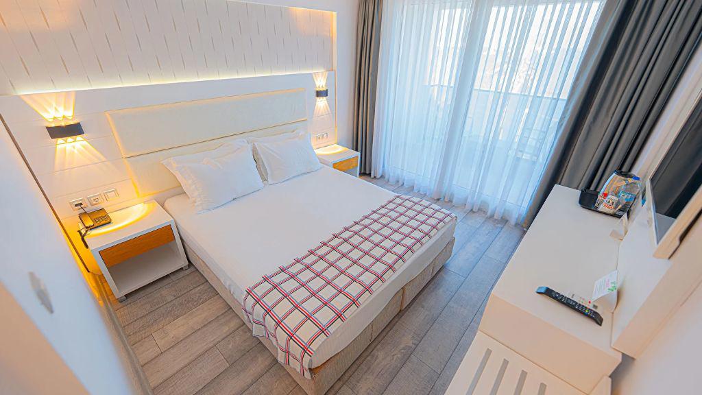 Yunus Beach Hotel