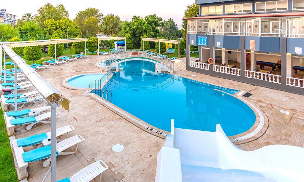 Green Gold Hotel