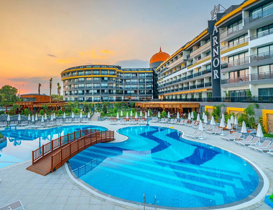 Arnor De Luxe Hotel & Spa