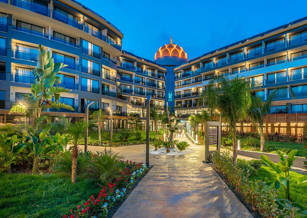 Arnor De Luxe Hotel & Spa