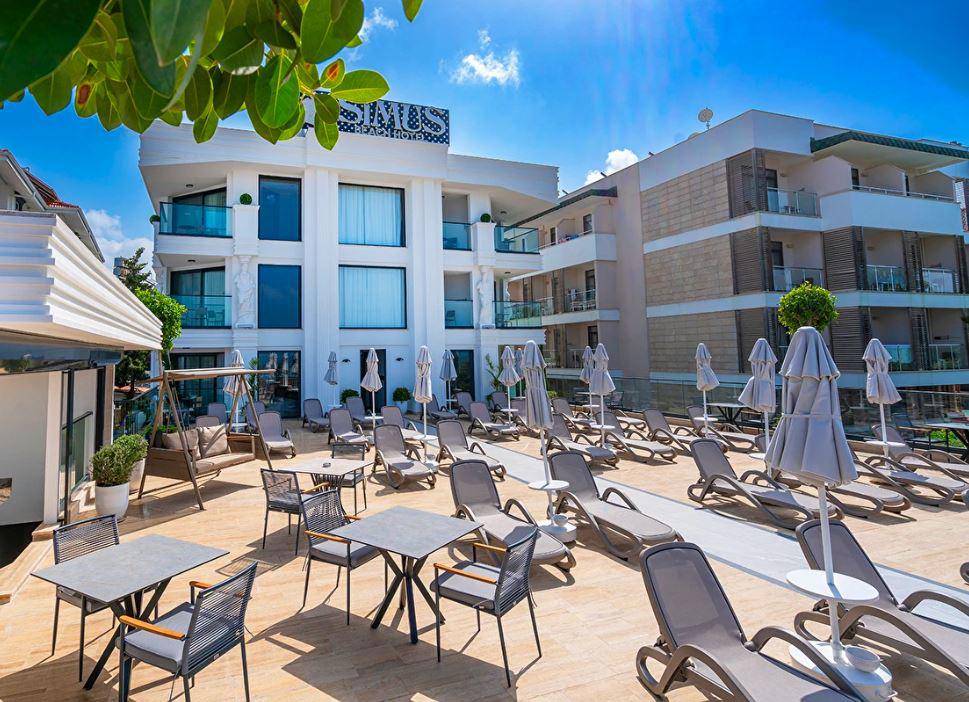 Simus Beach Hotel (+16)