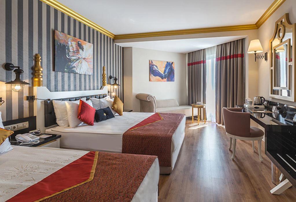 Mary Hotels Side