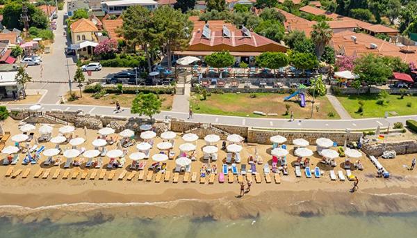 Nova Beach Hotel