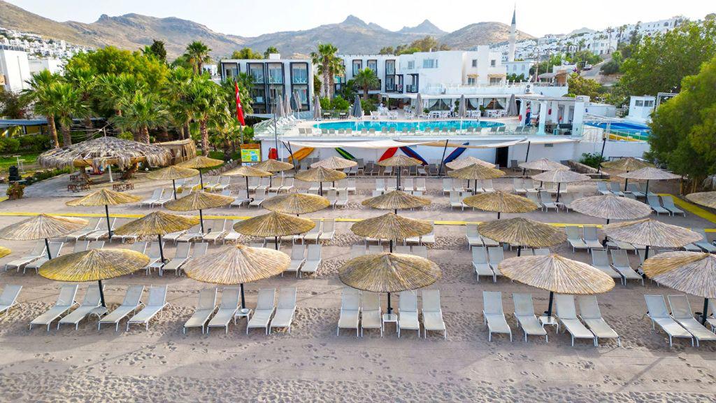 Charm Beach Hotel