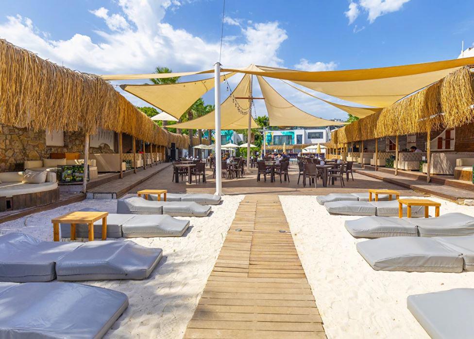 Ladonia Hotels Leo Beach Resort (+16)