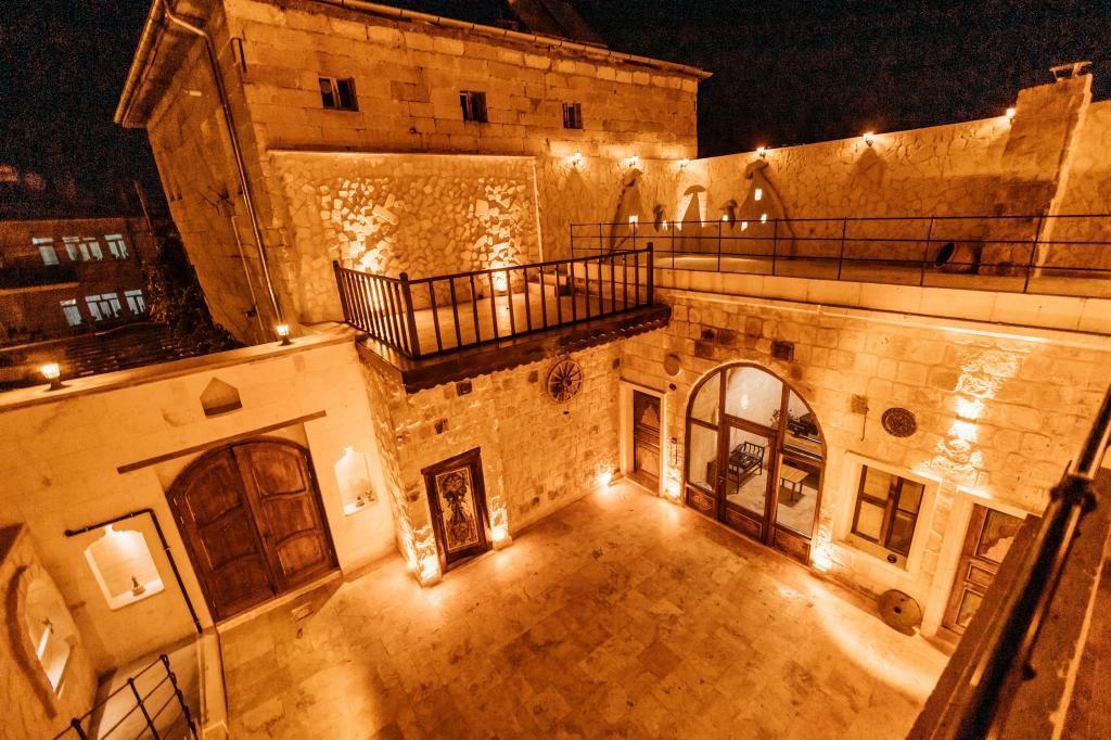 Vanessa Cave House
