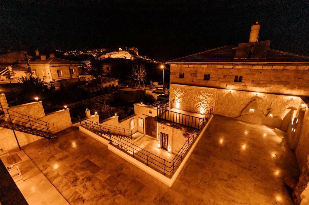 Vanessa Cave House