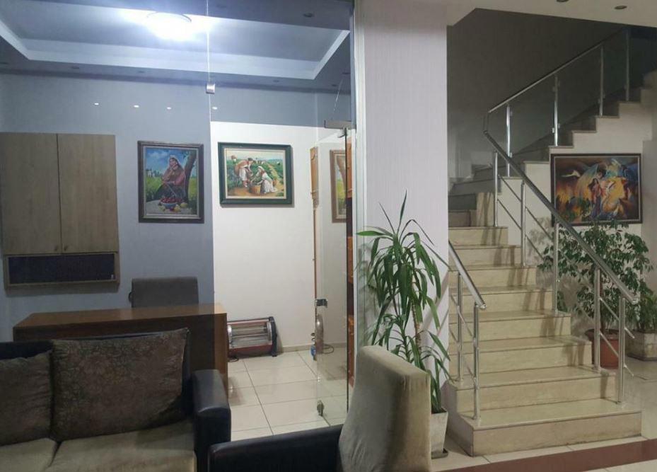 Bayrakli Otel