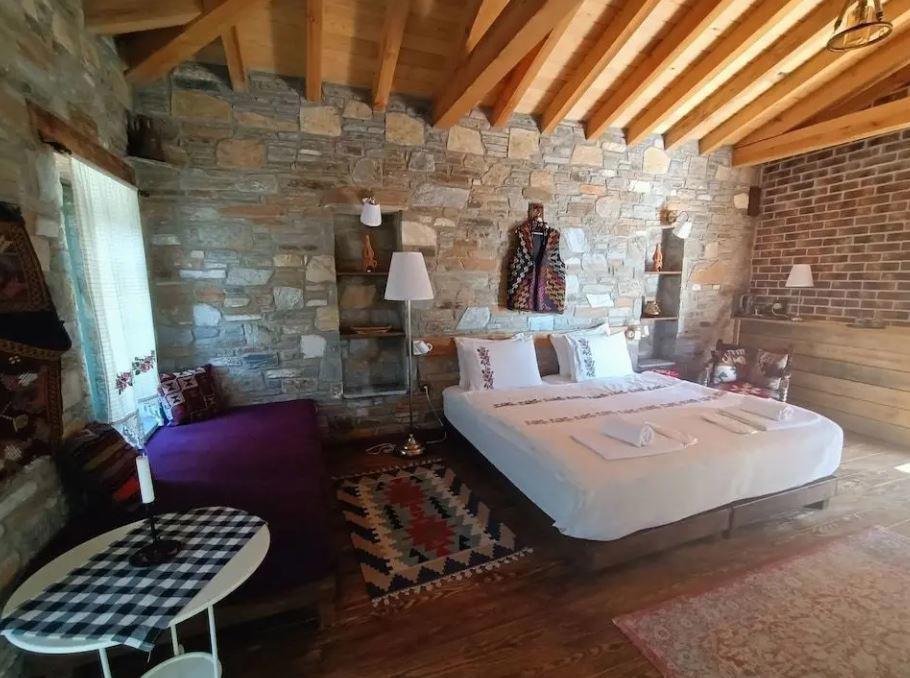 Puli Stone Houses