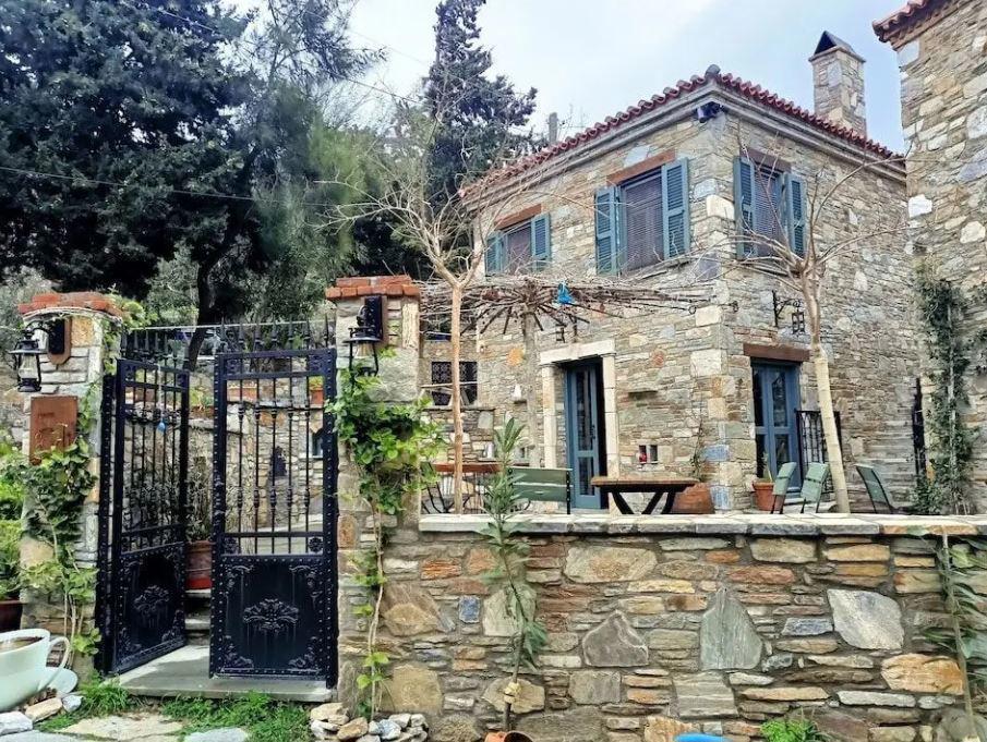 Puli Stone Houses