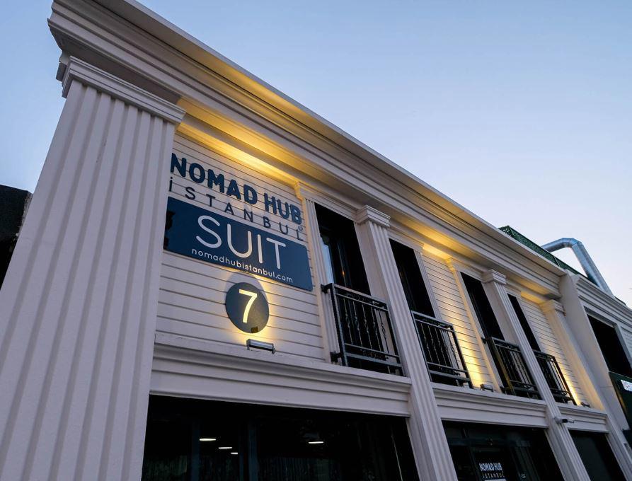 Nomad Hub Istanbul Suit