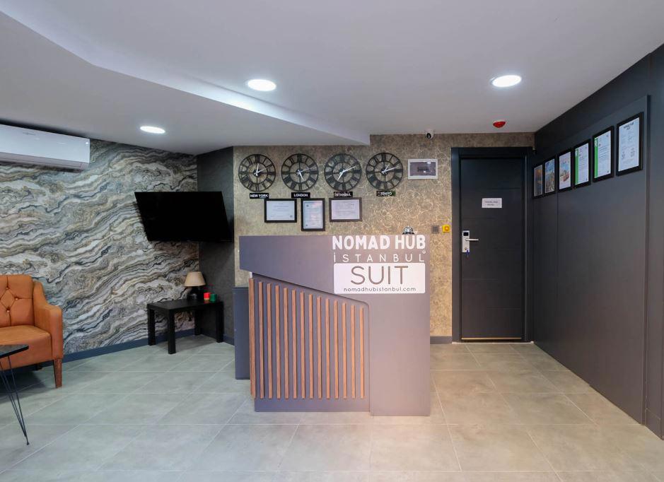 Nomad Hub Istanbul Suit