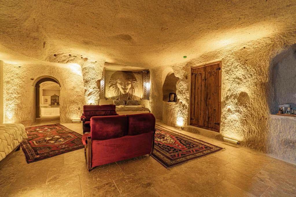 Tyana Cave House