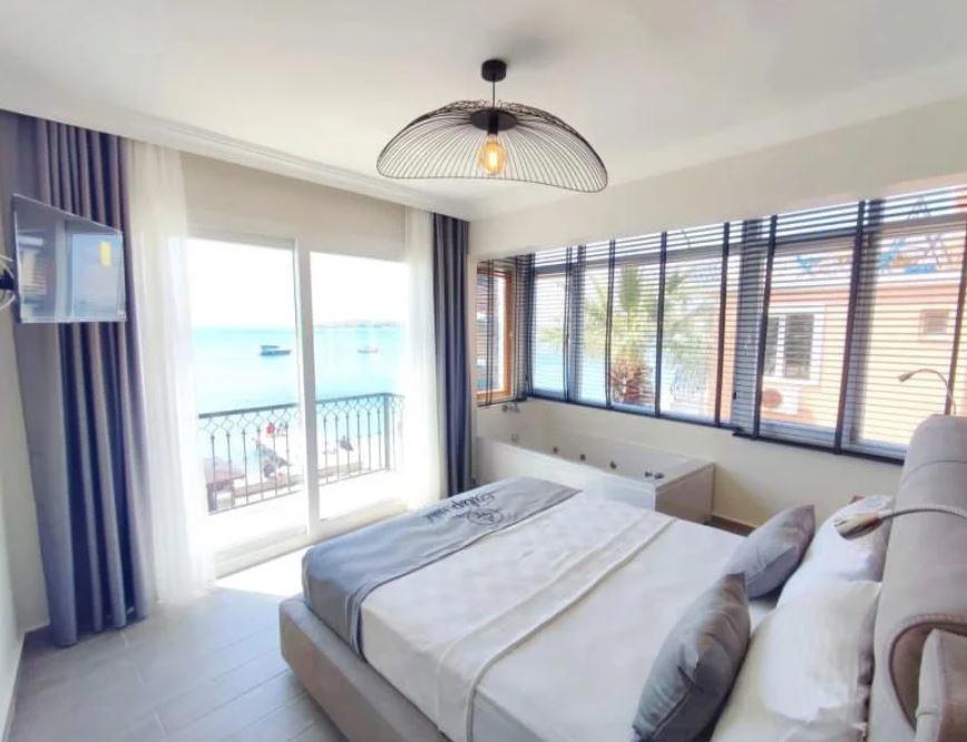 Celep Otel Foça