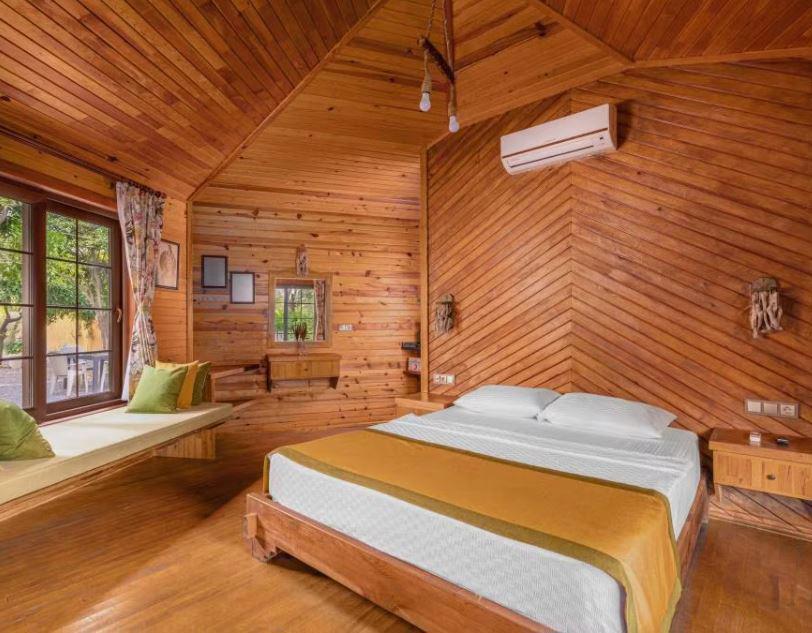 Mandarin Bungalow