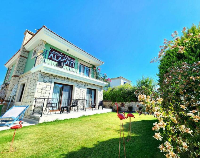 Cemile Hanım Konağı Alaçatı