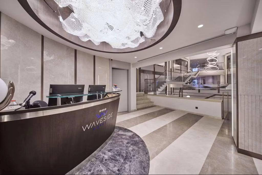 Waveside Hotel