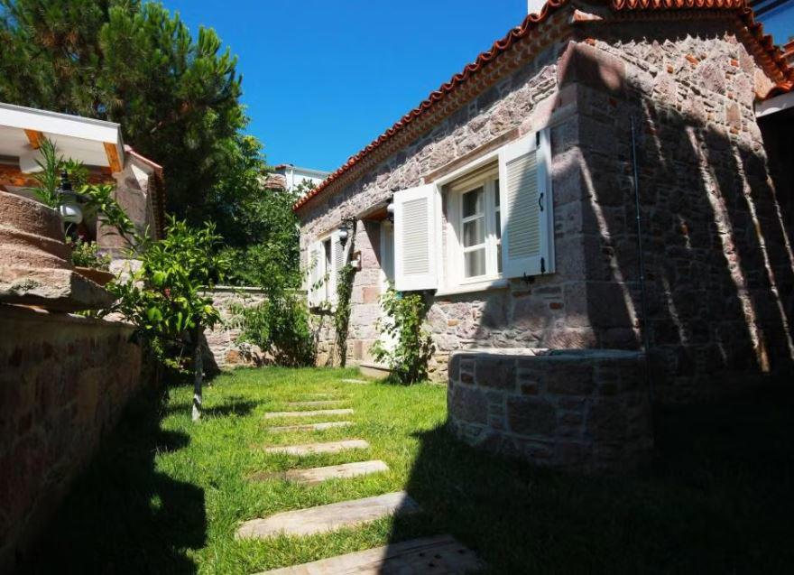 Lunaria Guest House