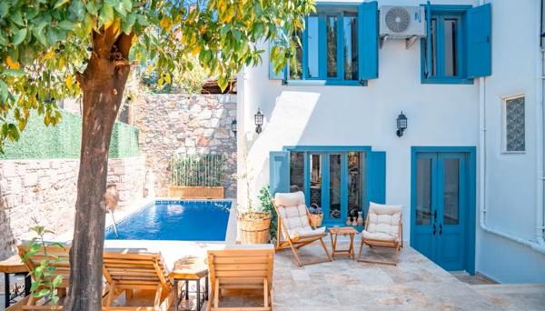 Ayvalık Rebetiko Otel