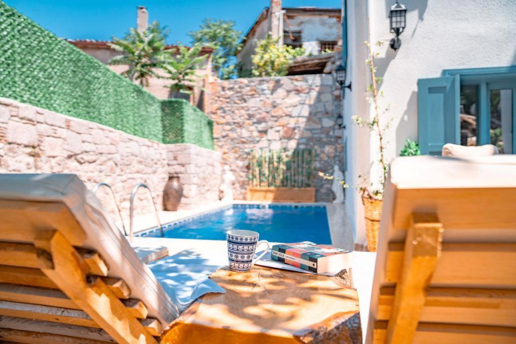 Ayvalık Rebetiko Otel