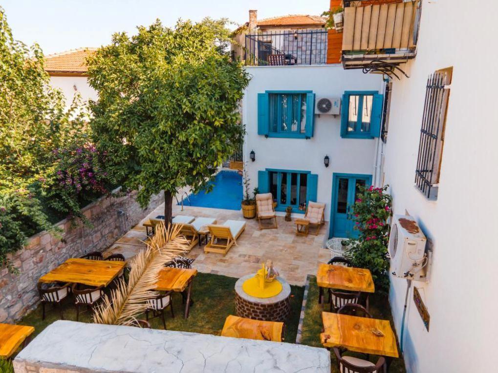 Ayvalık Rebetiko Otel