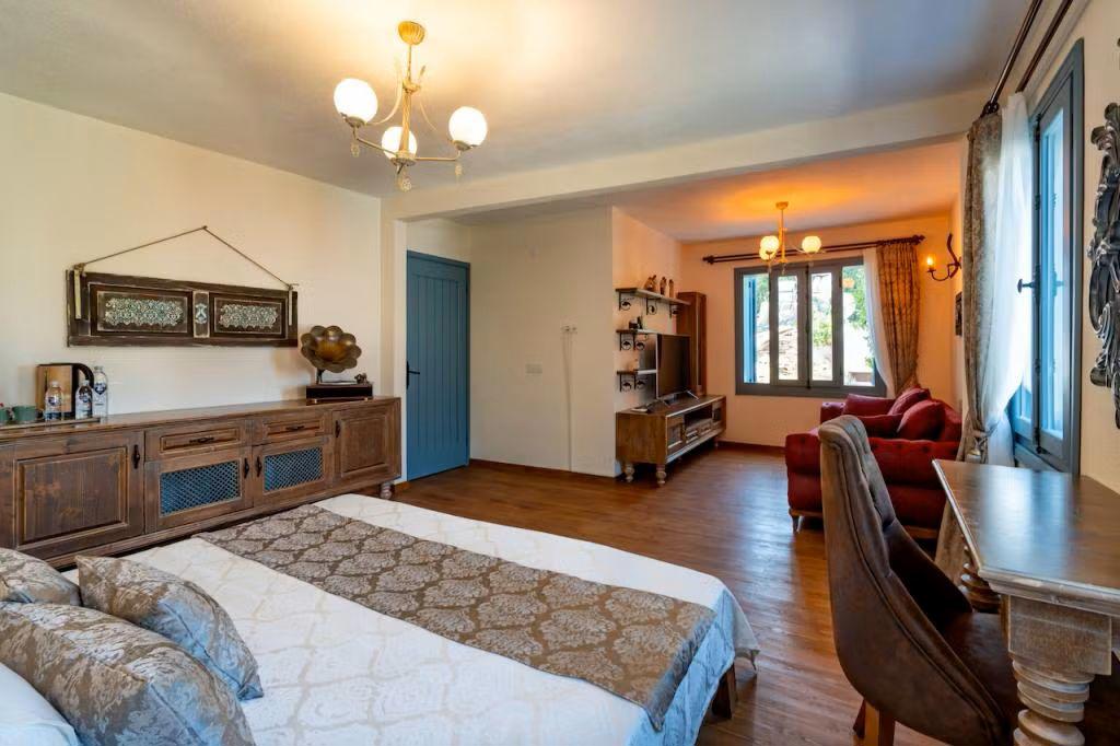 Ayvalık Rebetiko Otel