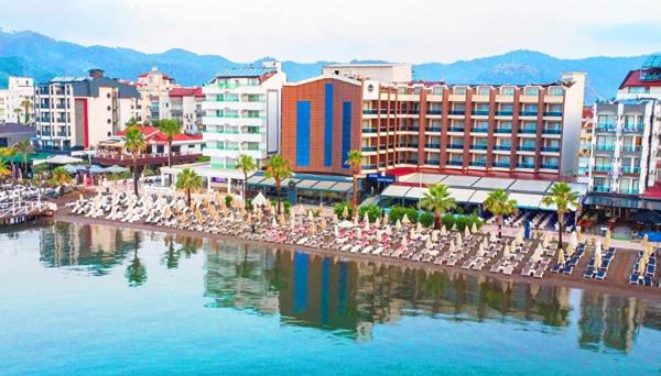 Point Beach Hotel