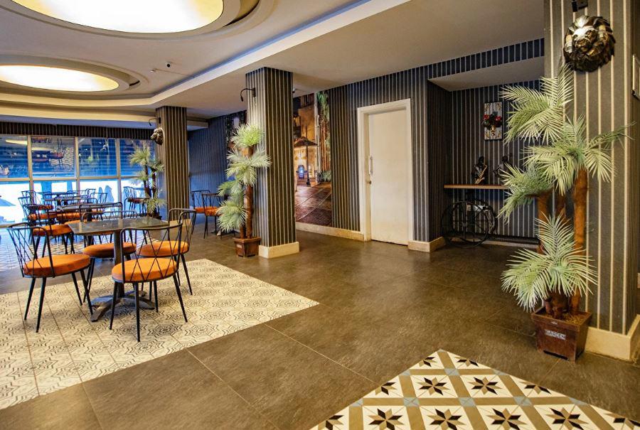 Point Beach Hotel