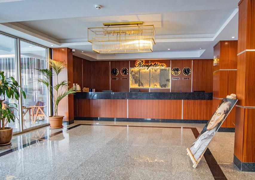 Point Beach Hotel