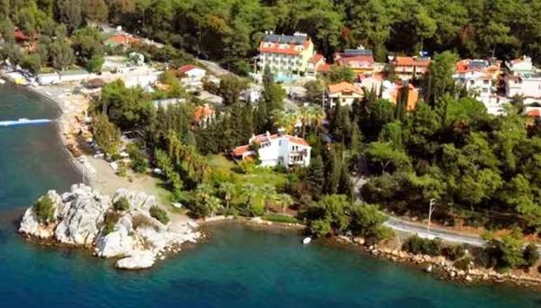 Anerissa Hotel