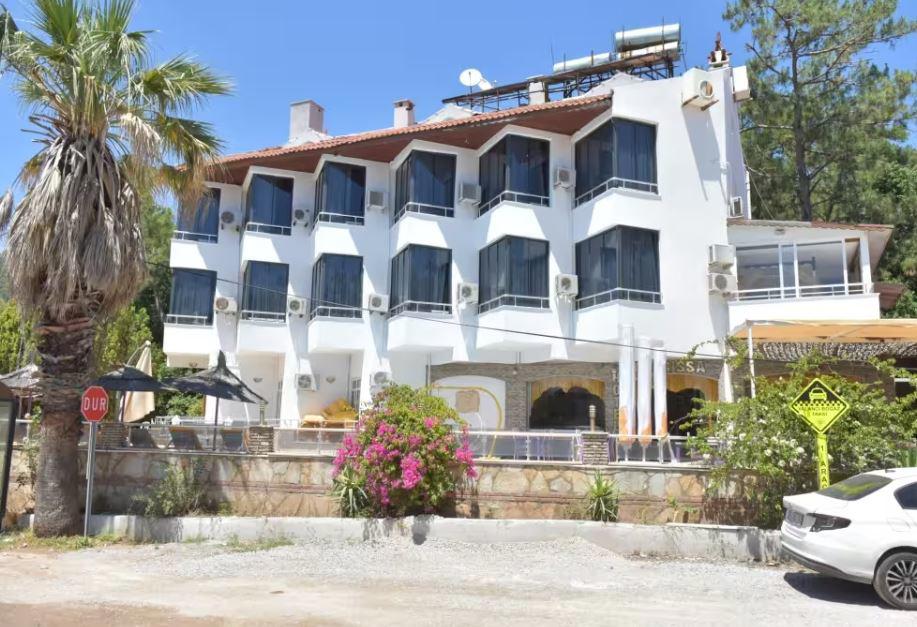 Anerissa Hotel