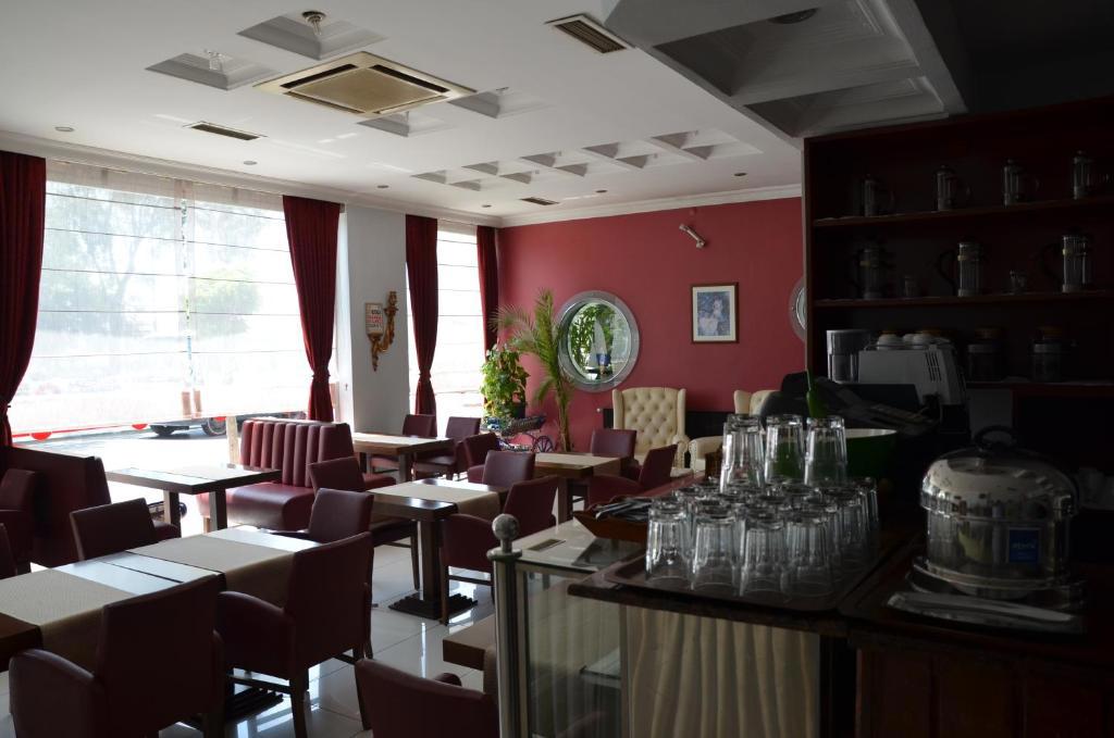 Anibal Hotel