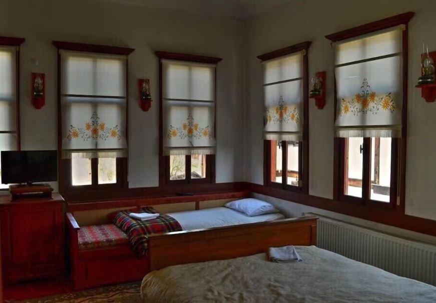 Taşev Konağı