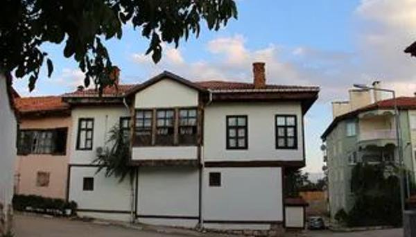 Yalvaç Konakları