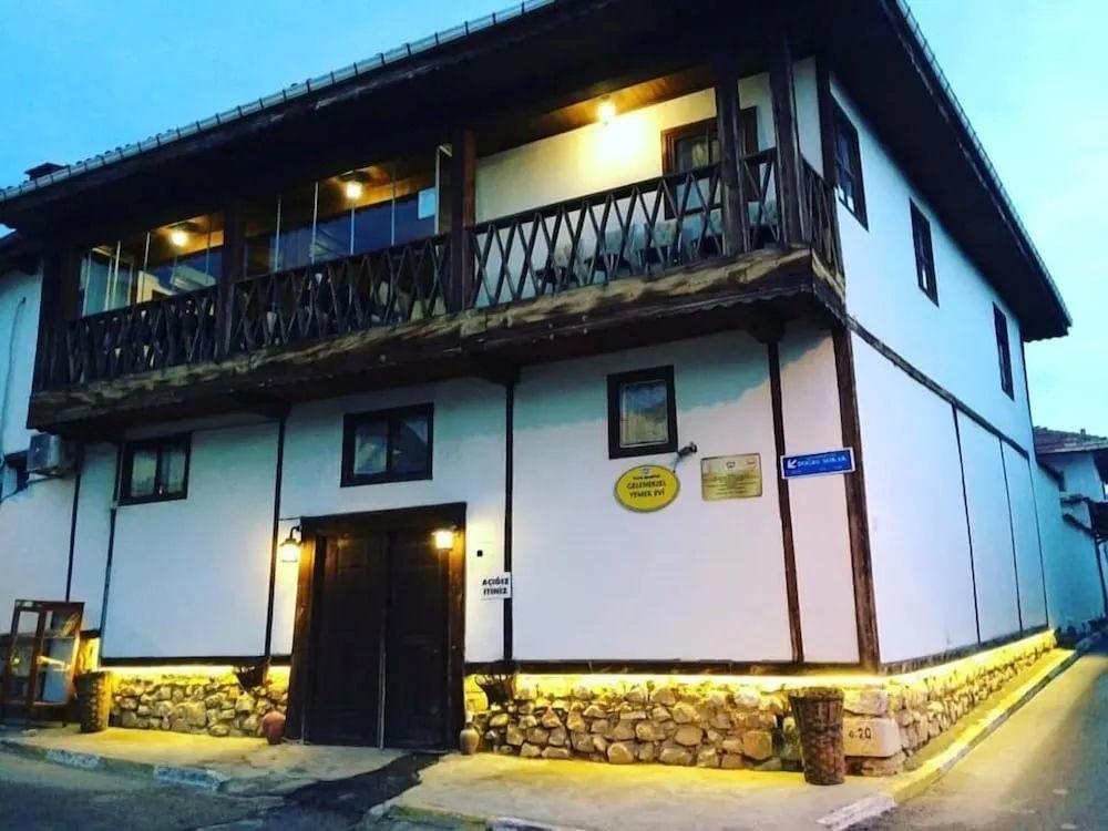 Yalvaç Konakları