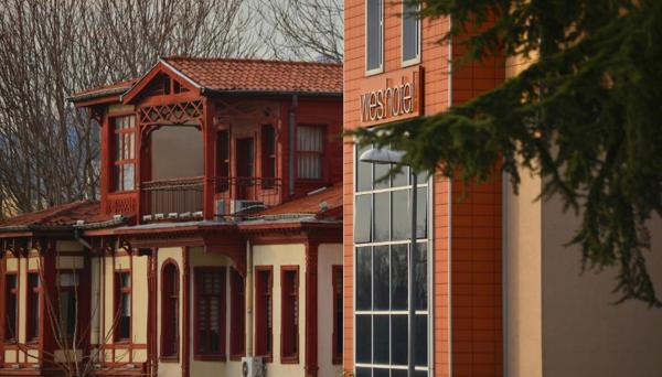 Wes Hotel