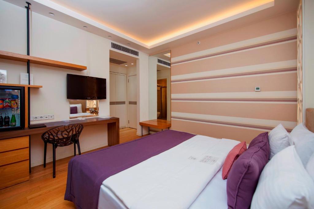 Wes Hotel